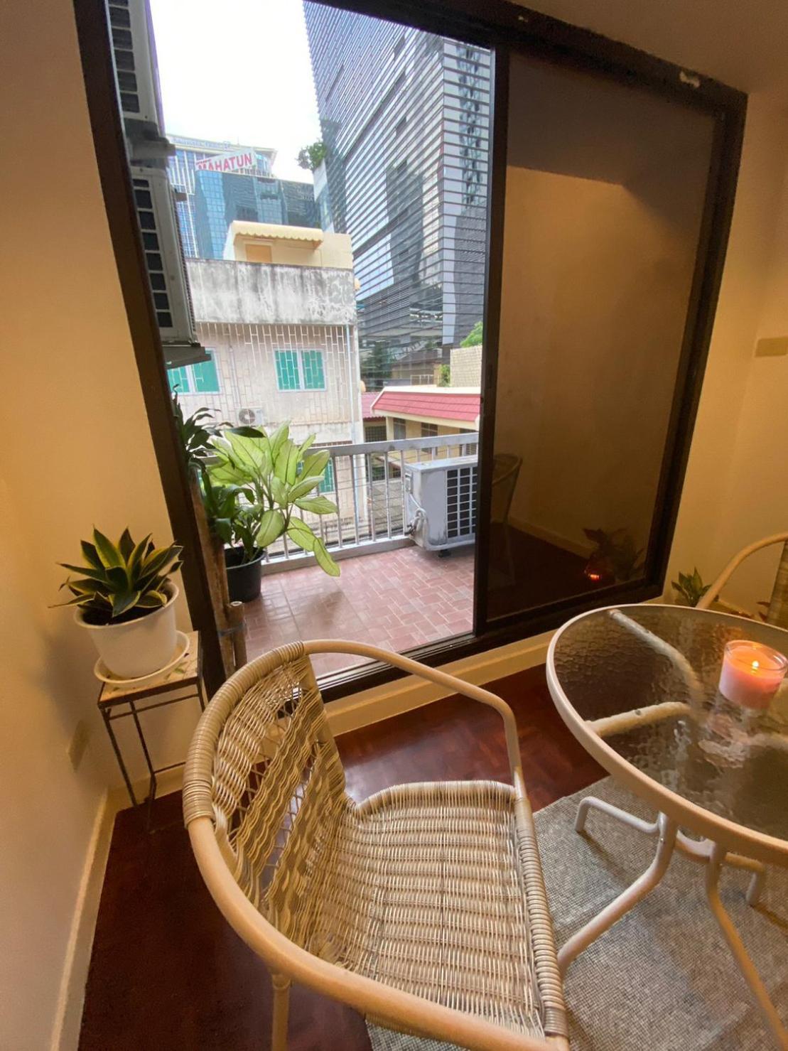 Homey Stay And Cafe By Hematoa Bangkok Luaran gambar