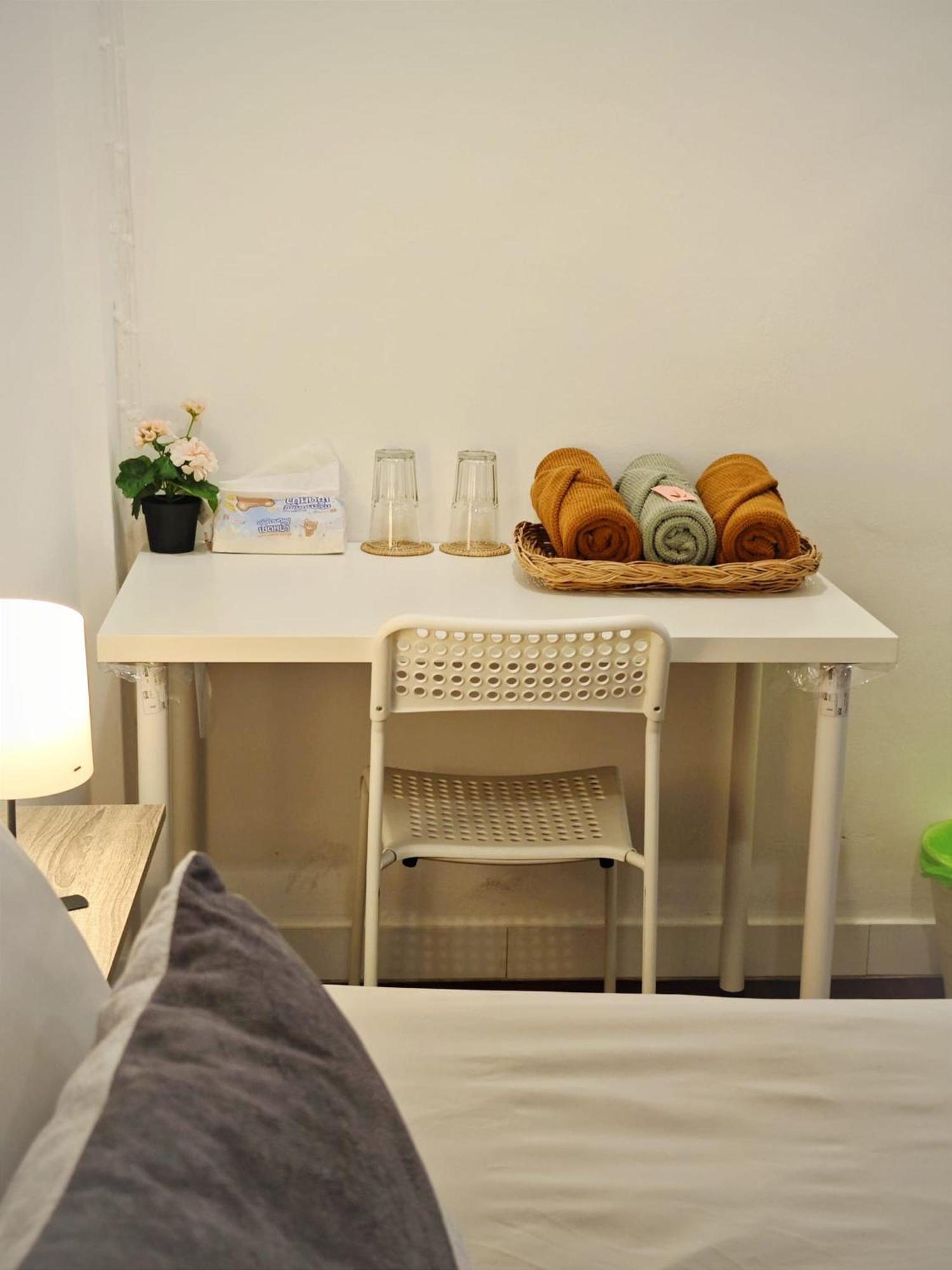 Homey Stay And Cafe By Hematoa Bangkok Luaran gambar